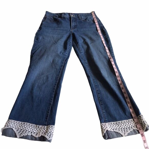 NYDJ Bohemian Boho Crochet Trim Cuffs Cropped Jeans Blue Sz 4 - Picture 14 of 15